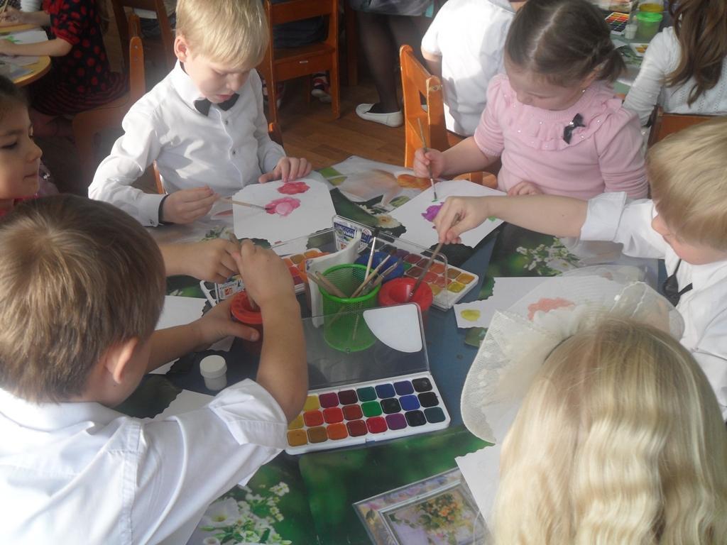 Мы любим рисовать!